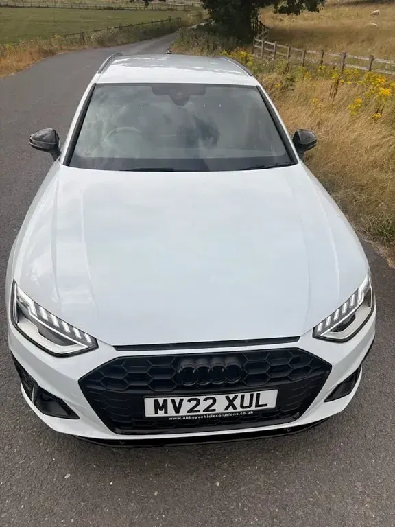 Used Audi A4 Black Edition 204 HP (150 kW) 2022 White Estate