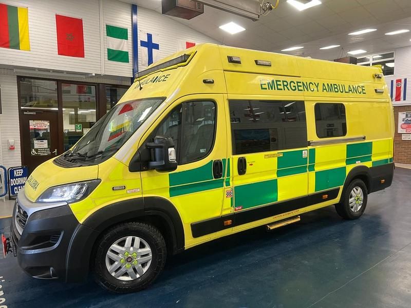 Usado Fiat Ducato 176 HP (129 kW) 2020 Amarelo Van