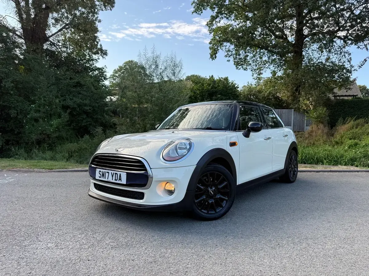 Used Mini Cooper D Hatch 2017 White Hatchback