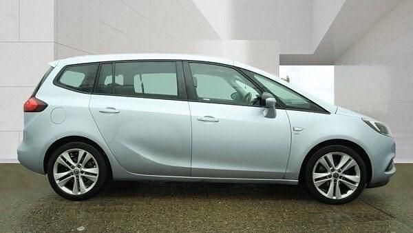 Used Vauxhall Zafira SRi 140 HP (102 kW) 2017 Silver MPV