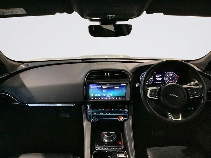 Second-hand Jaguar F-Pace Chequered Flag 180 CP (132 kW) 2020 Alb SUV