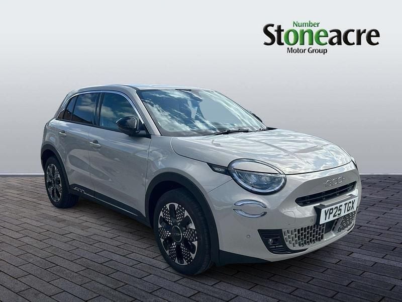 Beige New 2025 Fiat 600 La Prima Hatchback | £22,995 (Good price) - Image 1/4