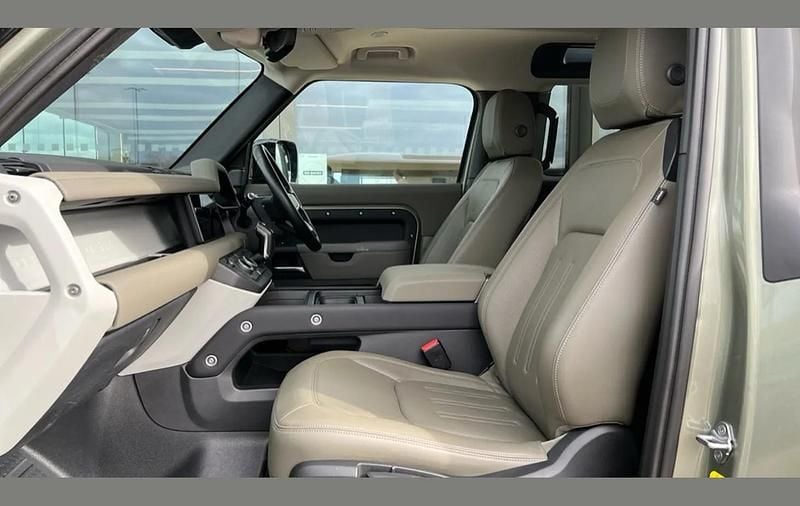 Used Land Rover Defender S 200 HP (147 kW) 2021 Metallic  pangea green SUV