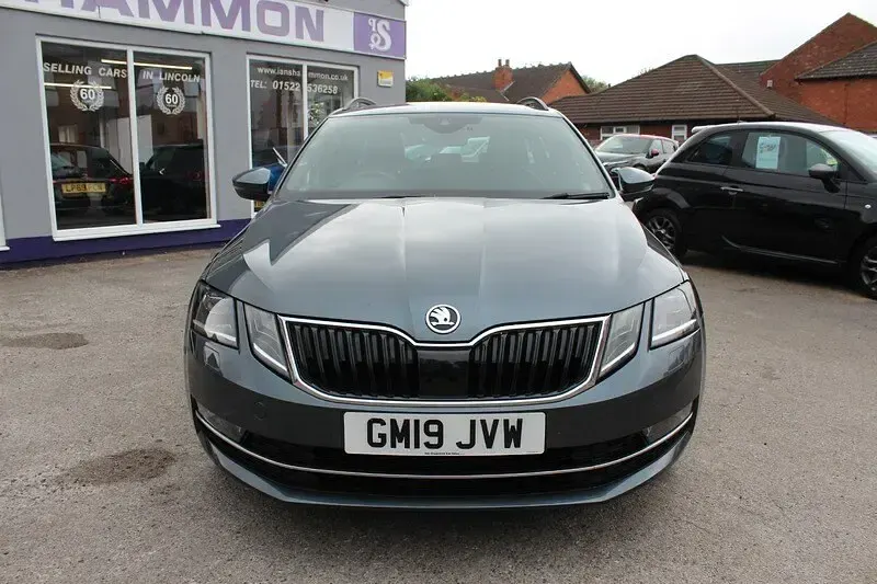 Used Skoda Octavia LAURIN & KLEMENT 190 HP (139 kW) 2019 Grey Estate