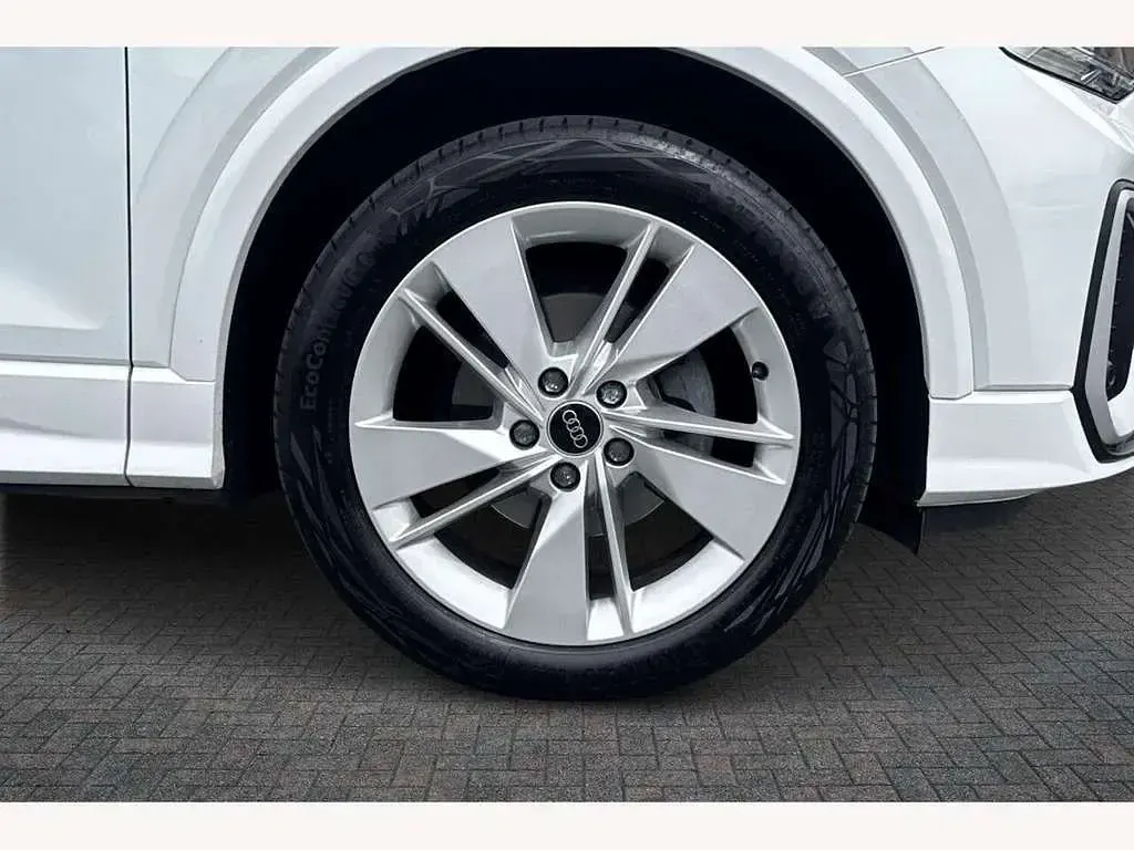 Used Audi Q2 S-Line 150 HP (110 kW) 2023 White SUV