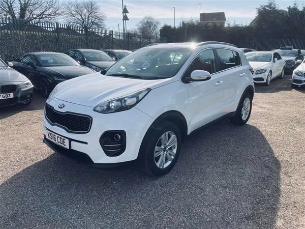 White Used 2016 Kia Sportage 2 SUV | £7,495 (A bit pricey) - Image 1/1