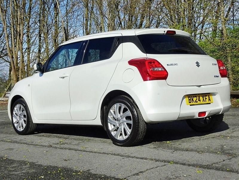 Used Suzuki Swift SZ-T 83 HP (61 kW) 2024 White Hatchback