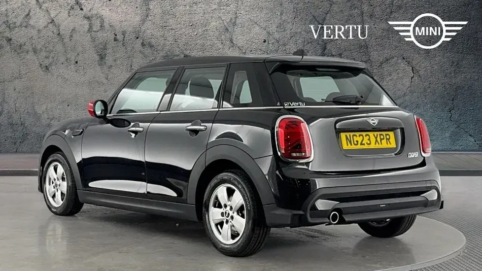 Used Mini Cooper Classic 134 HP (98 kW) 2023 Black Hatchback