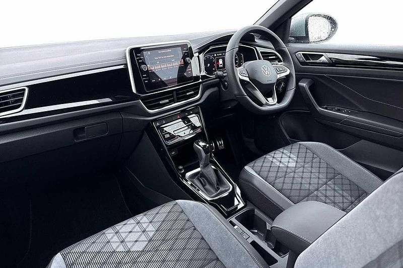 New VW T-Roc R-line 150 HP (110 kW) 2026 Pyrite silver SUV