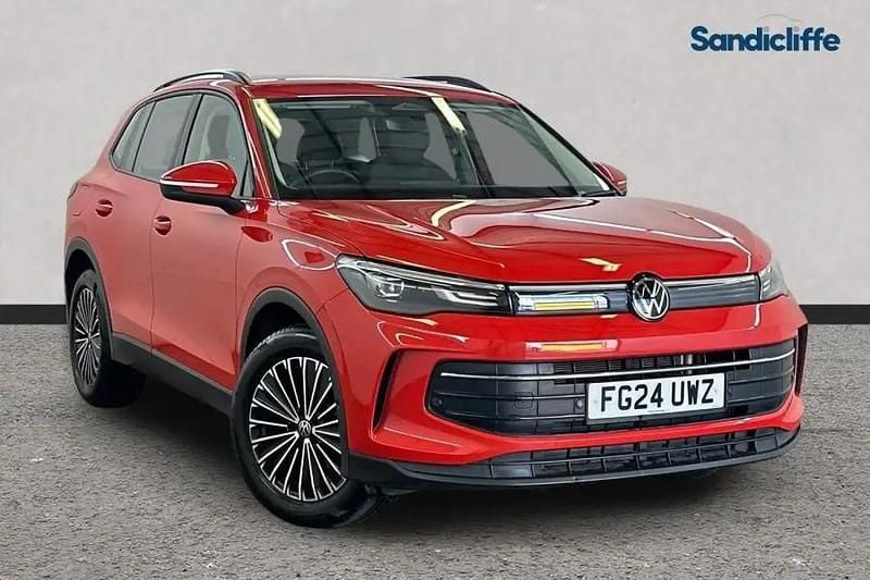 Used VW Tiguan Life 150 HP (110 kW) 2024 Red SUV