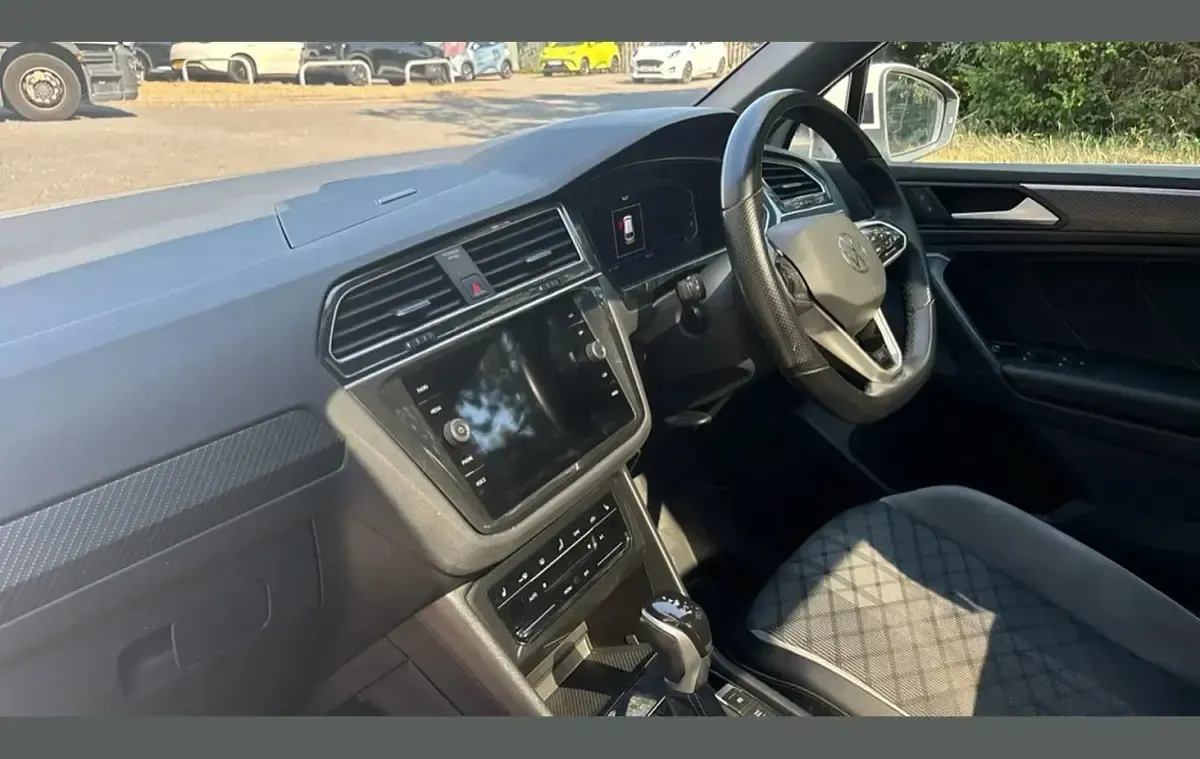 Used VW Tiguan R-line 150 HP (110 kW) 2022 White SUV