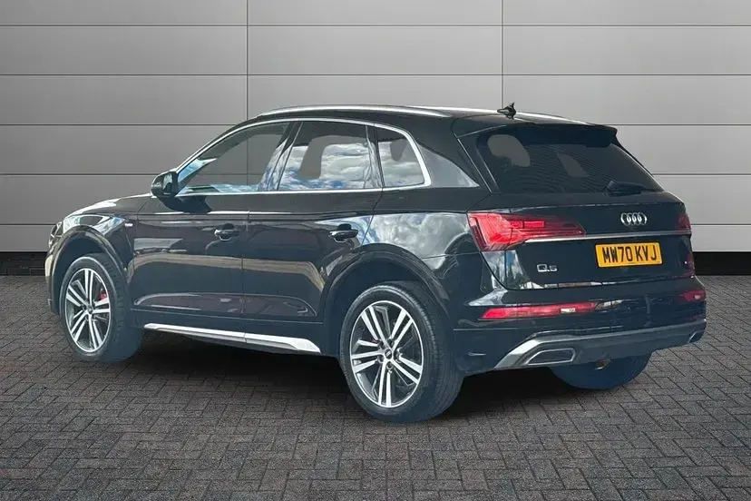 Used Audi Q5 S-Line 265 HP (194 kW) 2021 Mythos black SUV