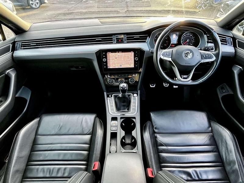 Used VW Passat R-line 150 HP (110 kW) 2020 Blue Estate