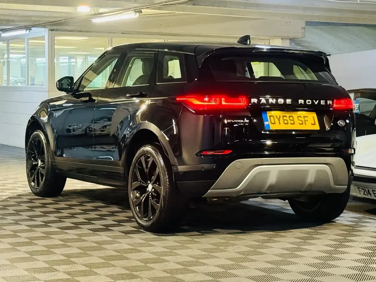 Used Land Rover Range Rover evoque SE 2019 Black SUV