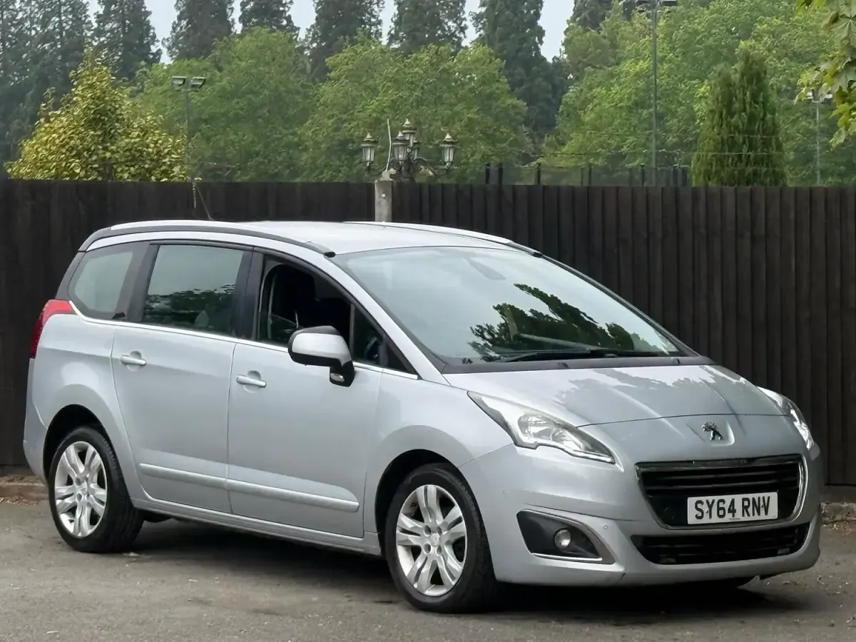 Used Peugeot 5008 Active 115 HP (84 kW) 2014 Silver MPV