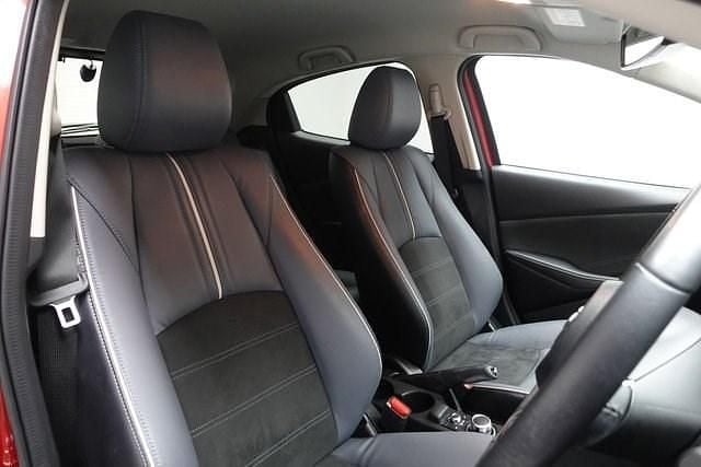 Used Mazda 2 Inclusive 90 HP (66 kW) 2022 Red Hatchback