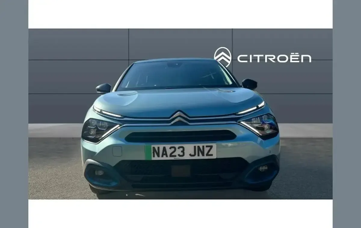 Usado Citroën e-C4 Shine 100 kW (136 CV) 2023 Azul Utilitario