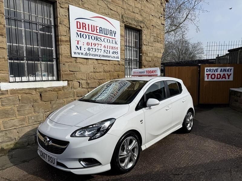 Used Vauxhall Corsa SRi 95 HP (69 kW) 2017 White Hatchback