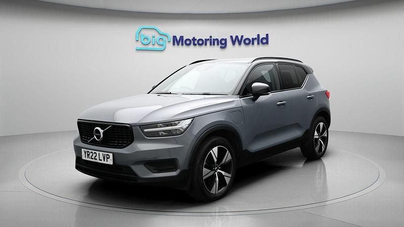Used Volvo XC40 Plus 211 HP (155 kW) 2021 Grey SUV