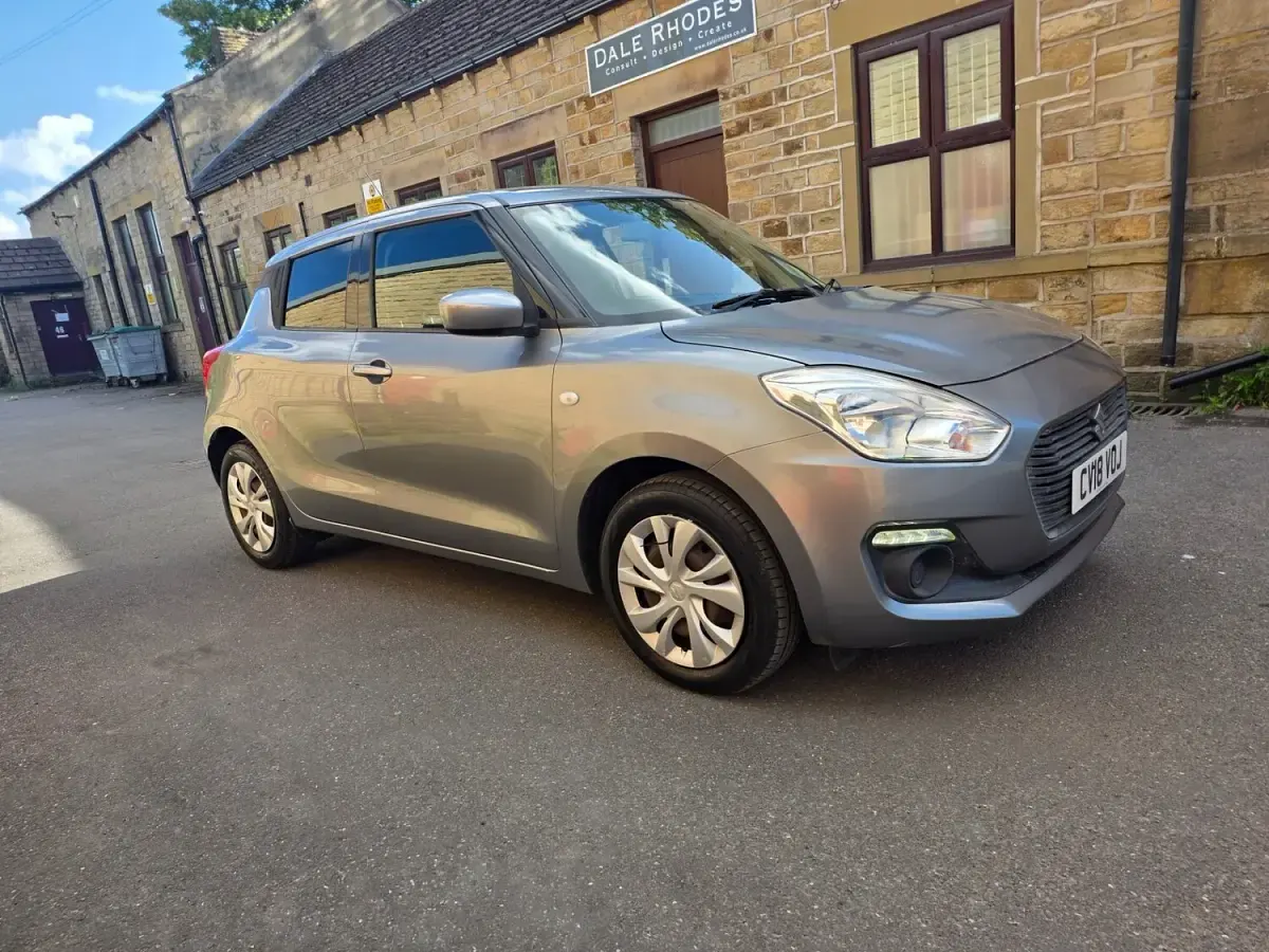 Used Suzuki Swift SZ3 90 HP (66 kW) 2018 Silver Hatchback