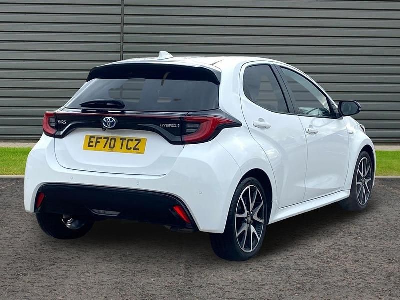 Used Toyota Yaris 116 HP (85 kW) 2021 White Hatchback