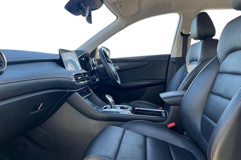 Used MG HS SE 162 HP (119 kW) 2023 Arctic white SUV