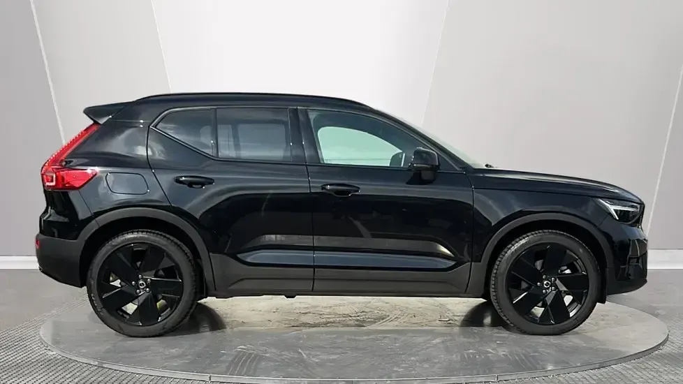Used Volvo XC40 Plus 163 HP (119 kW) 2025 Black SUV