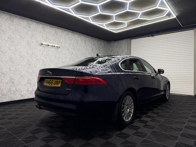 Begagnad Jaguar XF Prestige 2016 Blå Sedan