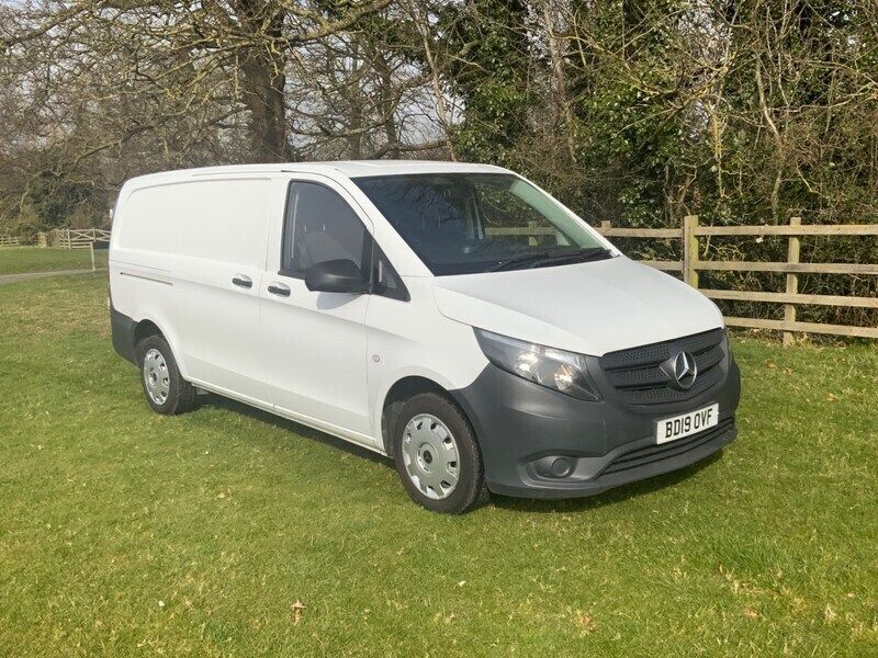 White Used 2019 Mercedes Vito MPV | £9,995 (Fair price) - Image 1/4