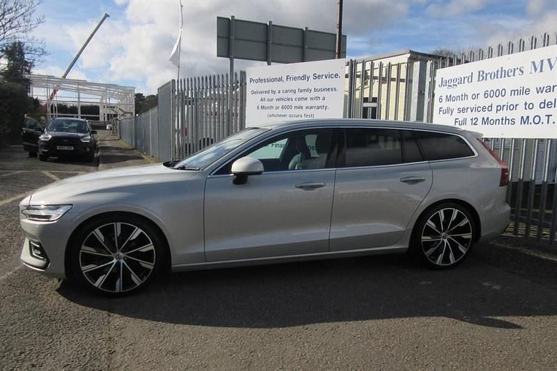 Used Volvo V60 Inscription 2018 Gold Estate