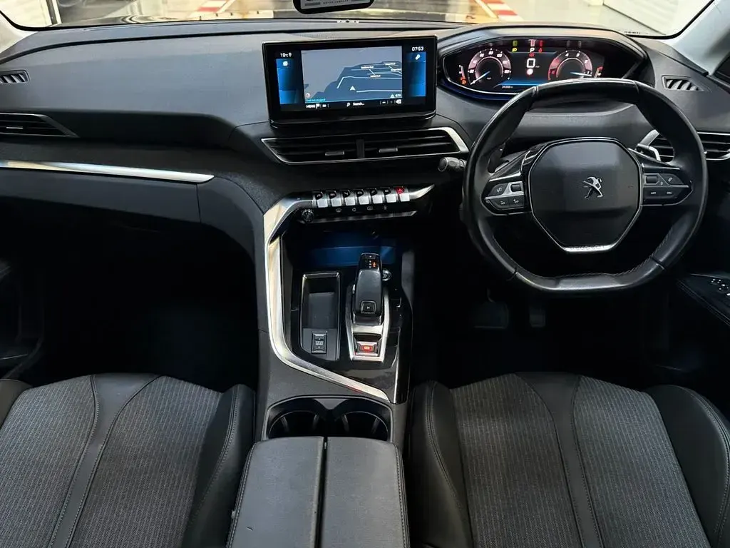 Used Peugeot 5008 Allure Premium 130 HP (95 kW) 2021 Grey SUV