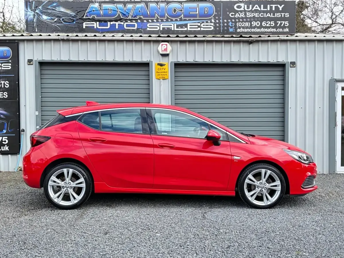 Gebraucht Vauxhall Astra SRi 150 PS (110 kW) 2017 Rot Kleinwagen