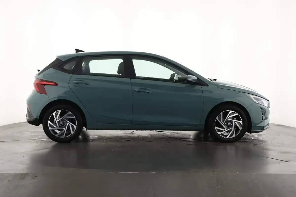 Używany Hyundai i20 Advanced 90 KM (66 kW) 2025 Zielony Hatchback