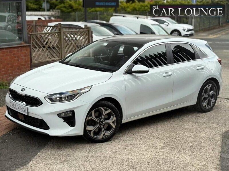 White Used 2018 Kia Ceed 3 Hatchback | £6,995 - Image 1/4