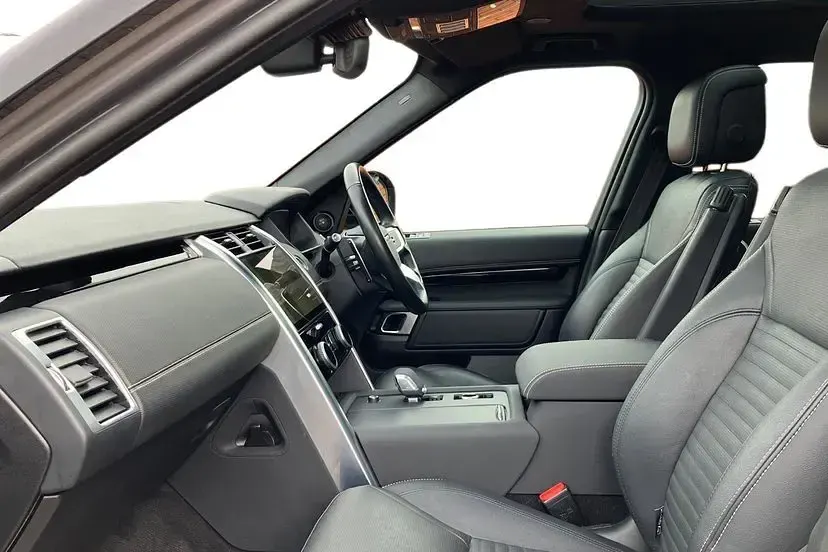 Used Land Rover Discovery SE Dynamic 300 HP (220 kW) 2022 Eiger grey SUV