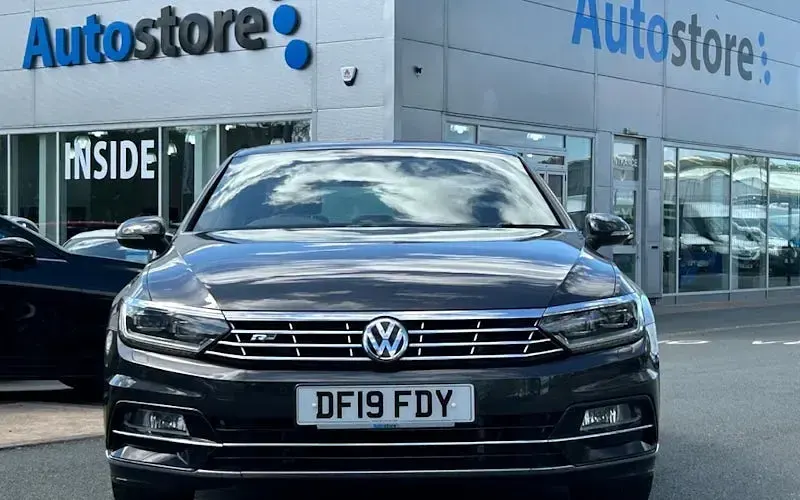 Used VW Passat R-line 150 HP (110 kW) 2019 Sedan