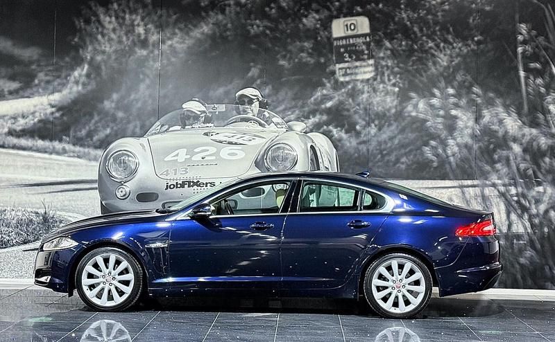 Used Jaguar XF Portfolio 200 HP (147 kW) 2015 Blue Sedan