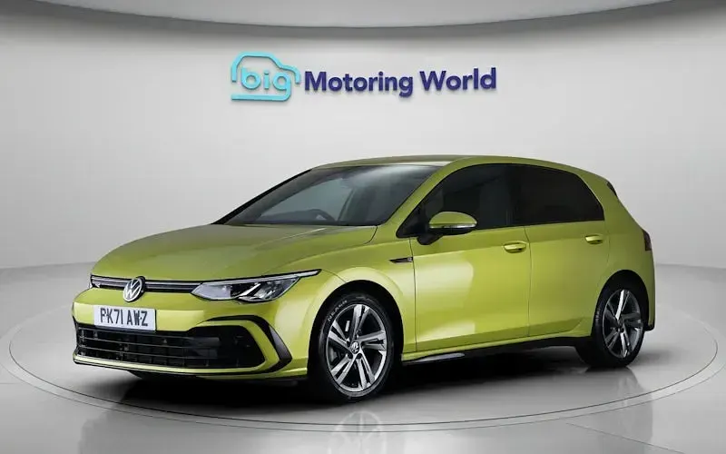Used VW Golf VIII R-line 131 HP (96 kW) 2024 Hatchback