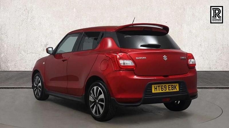 Used Suzuki Swift 90 HP (66 kW) 2020 Red Hatchback