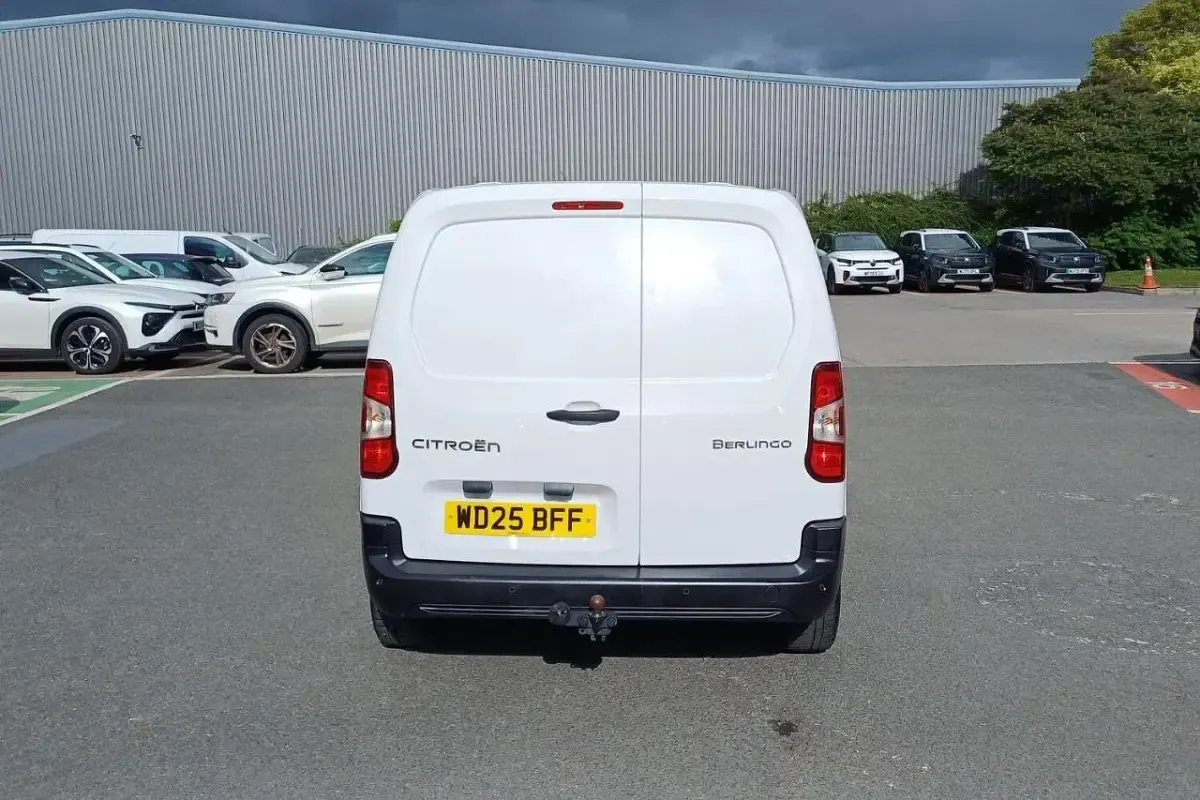 Used Citroën Berlingo 101 HP (74 kW) 2025 White MPV
