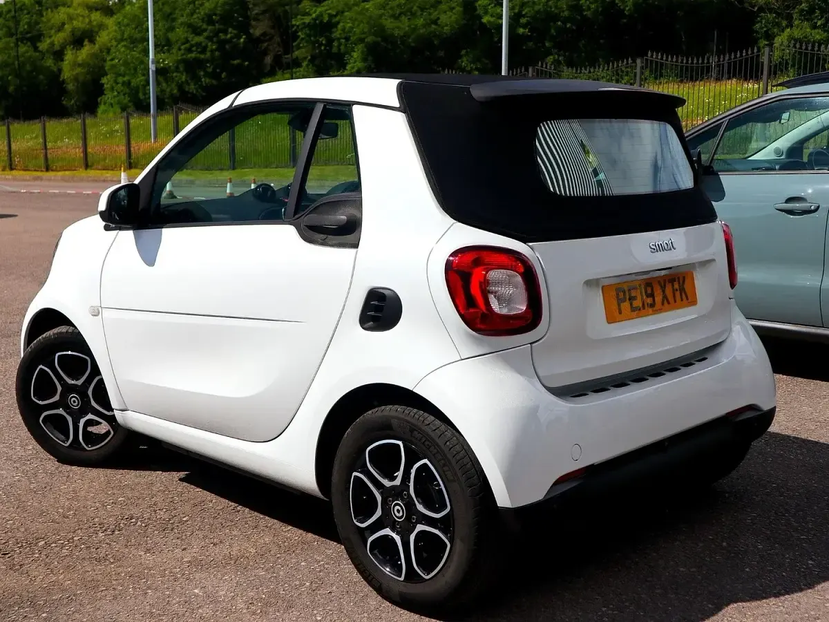 Used Smart ForTwo Cabrio Premium 90 HP (66 kW) 2019 White Cabriolet