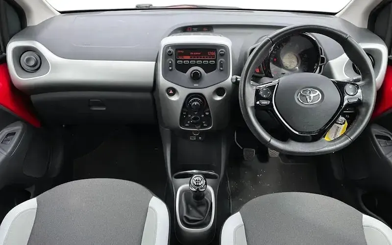 Used Toyota Aygo X-play 69 HP (50 kW) 2017 Red Hatchback