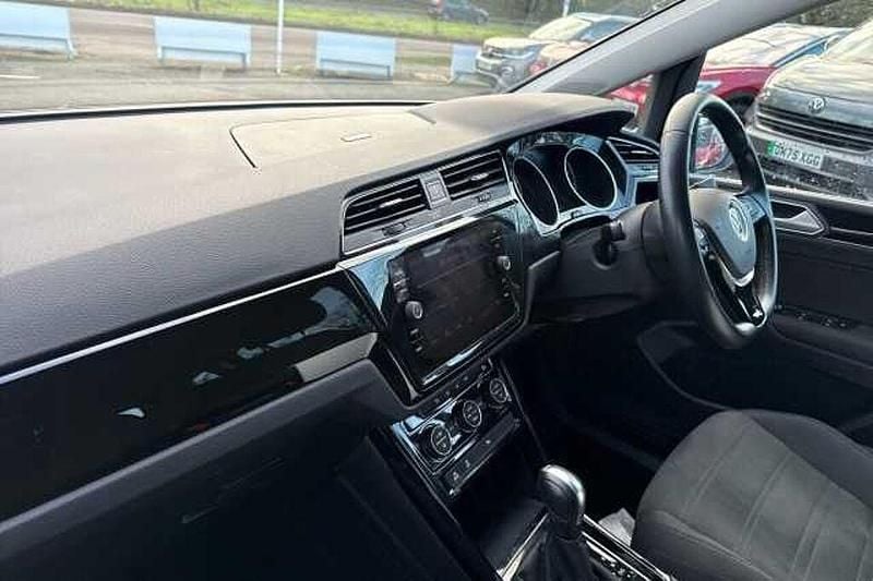 Used VW Touran SEL 150 HP (110 kW) 2021 Blue MPV