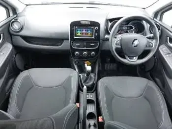 Used Renault Clio Iconic 90 HP (66 kW) 2019 White Hatchback