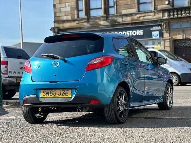 Begagnad Mazda 2 Edition 84 HK (61 kW) 2014 Blå Halvkombi