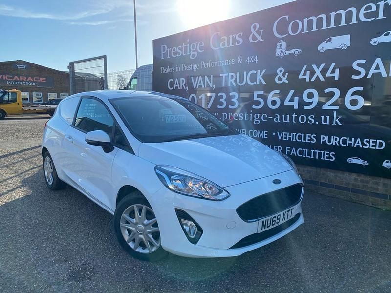 Used Ford Fiesta 85 HP (62 kW) 2019 White Hatchback