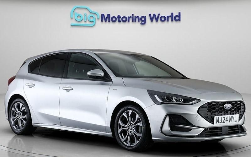 Used Ford Focus ST-Line 125 HP (91 kW) 2024 Silver Hatchback