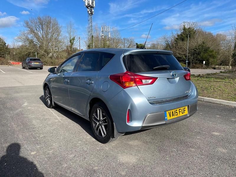 Used Toyota Auris Hybrid Plus 2015 Blue Hatchback