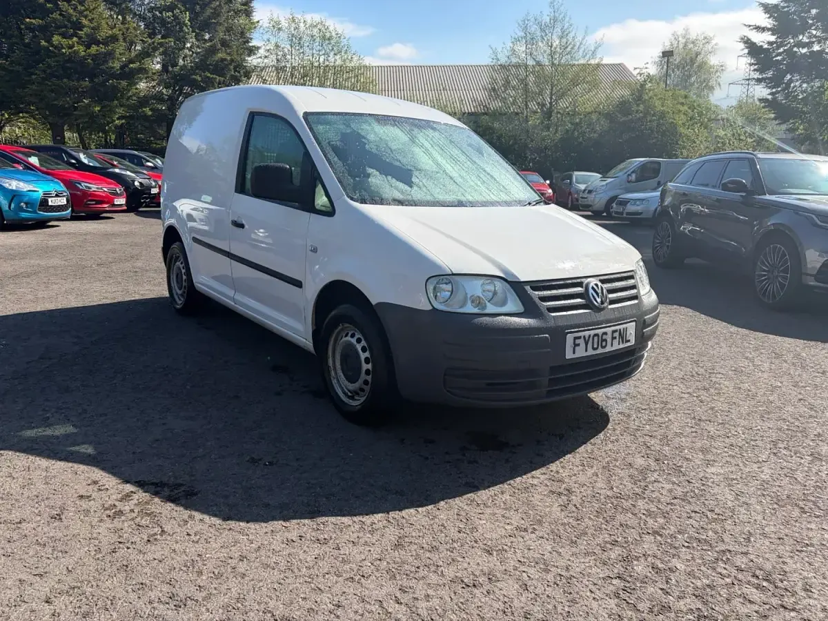 Usado VW Caddy 69 HP (50 kW) 2006 Branco Monovolume