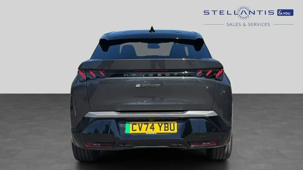 Second-hand Peugeot e-3008 GT 152 kW (207 CP) 2024 Gri SUV